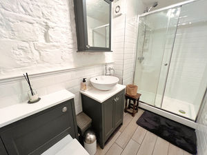 Photo 7- click for photo gallery